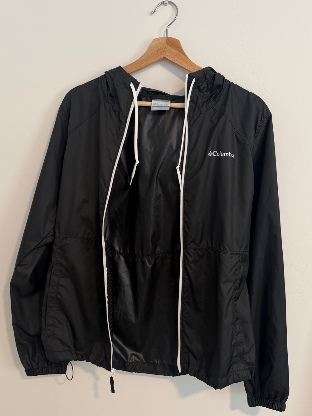 Columbia Women’s Small lightweight Hooded Windbreaker Jacket